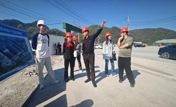 实地观摩重点项目 激发干部干事动能